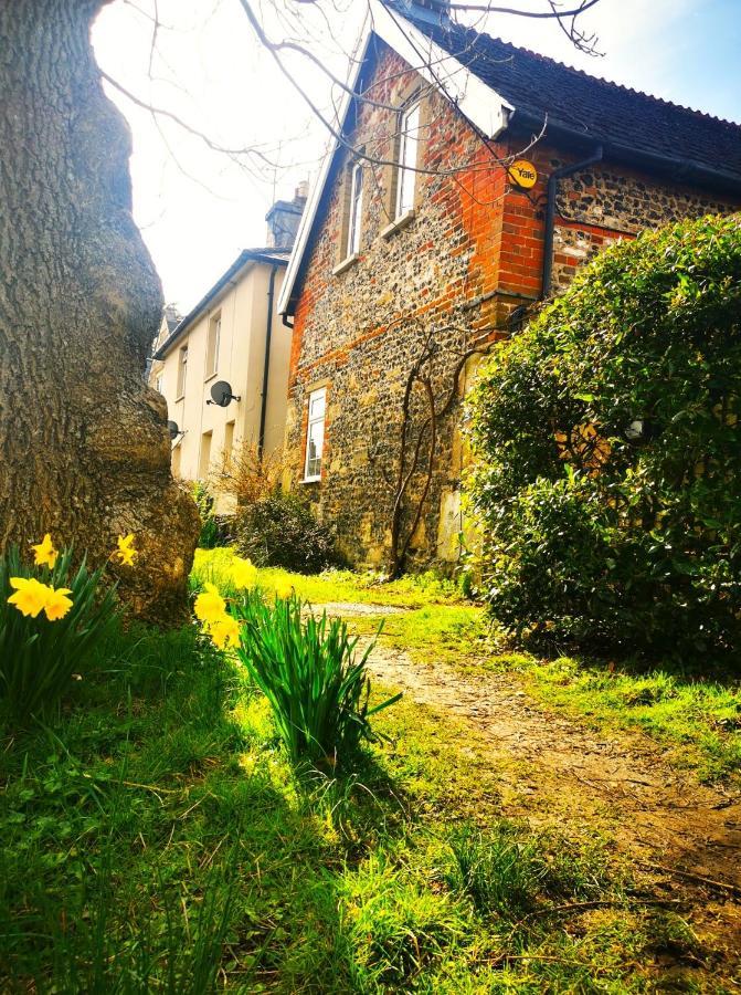 Historic, Traditional & Spacious Wiltshire Cottage Shrewton Ngoại thất bức ảnh